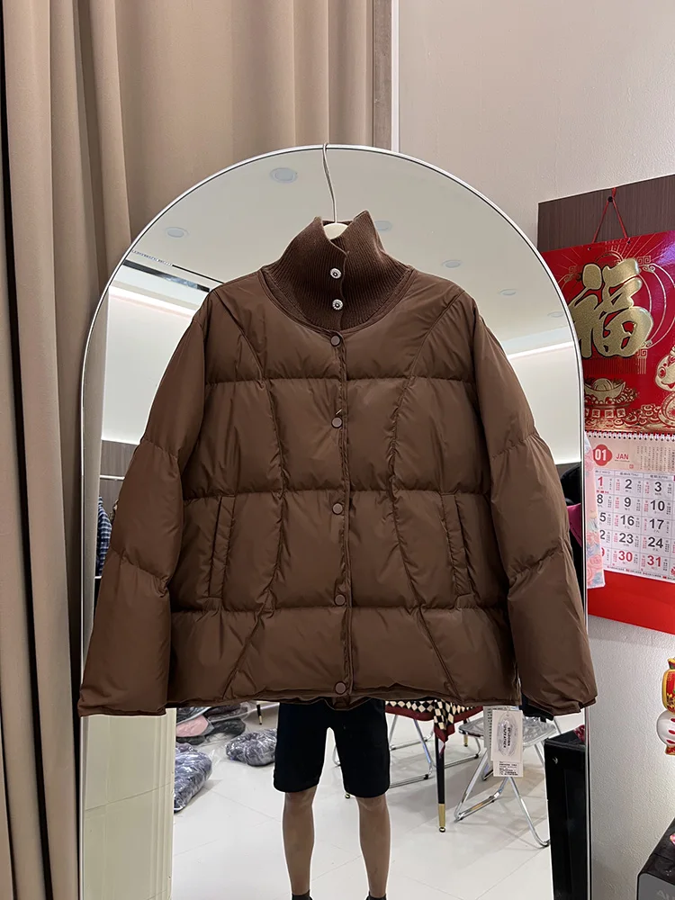 2025 mulheres nova malha emenda para baixo jaqueta feminina estilo curto literário e artístico versátil solto pato branco para baixo jaqueta