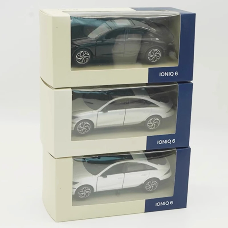الأصلي 1:38 مقياس أيونيك 6 سبيكة سيارة نموذج مجموعة ثابتة زينت هدايا العيد اللعب
