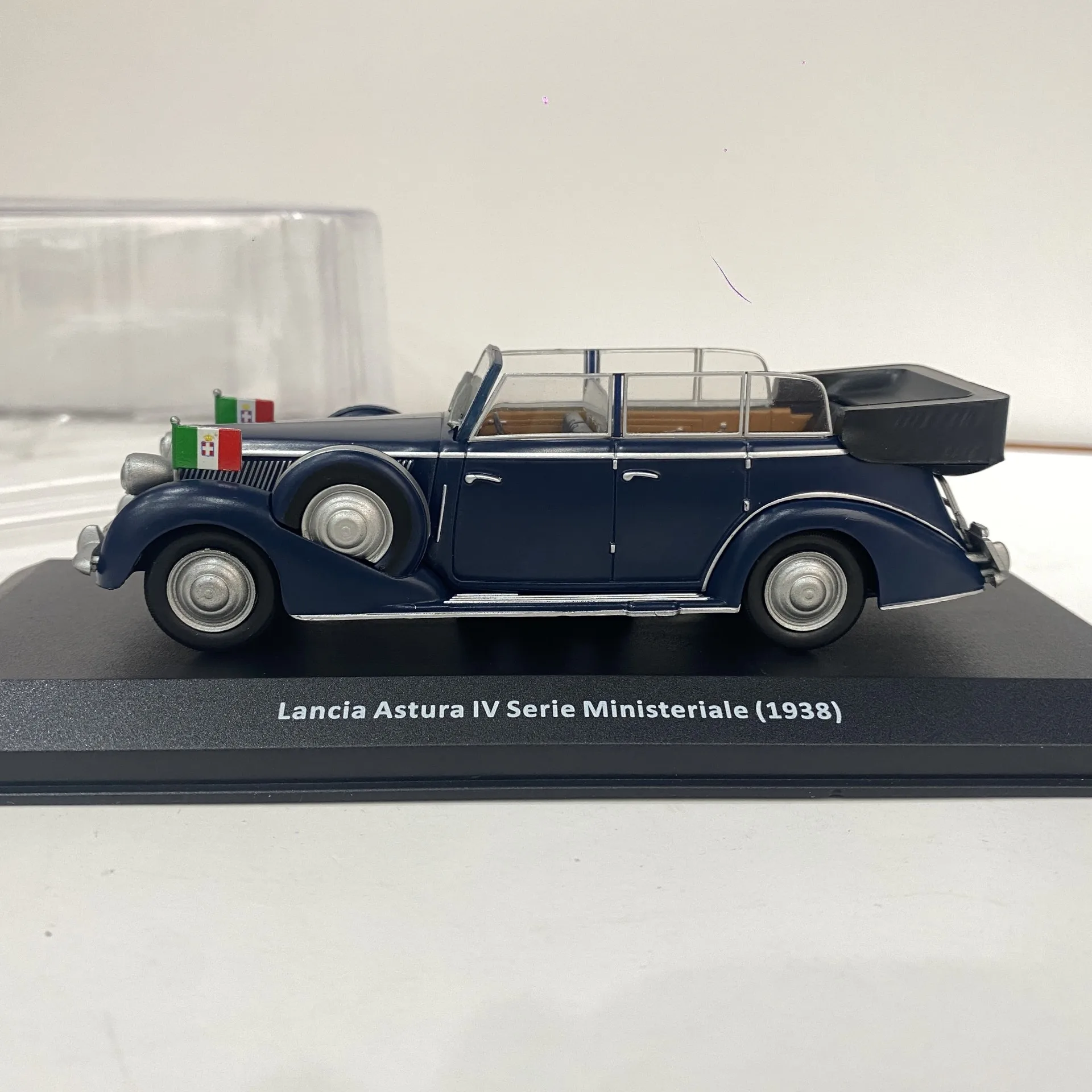 

Diecast IXO 1/43 Scale LANCIA ASTURA IV 1938 Lancia Classic Alloy Car Model Collectible Toy Gift Souvenir Display Ornament