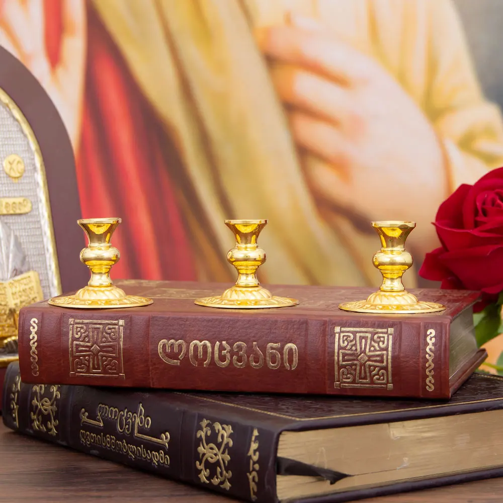 HTISOK Goldener Kerzenhalter im Kirchenstil Vintage Antike Altardekoration für Hochzeiten, Weihnachten, Heimdekoration & religiöse Zeremonien – Detail 3