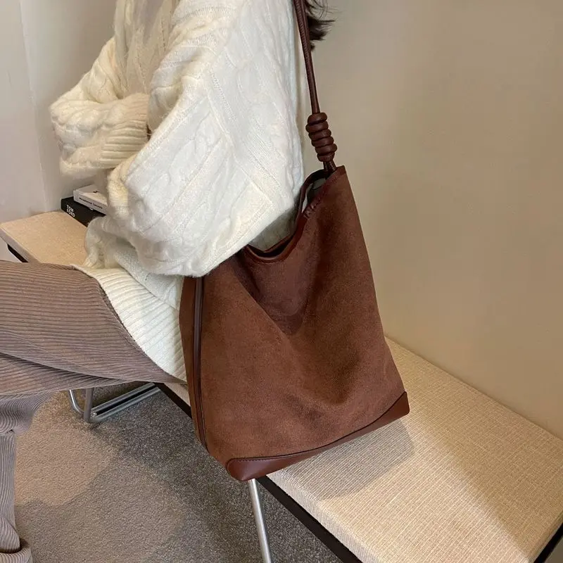 

2025 New Women's Autumn Winter Bags Versatile Niche Design Single Shoulder Bucket Bag