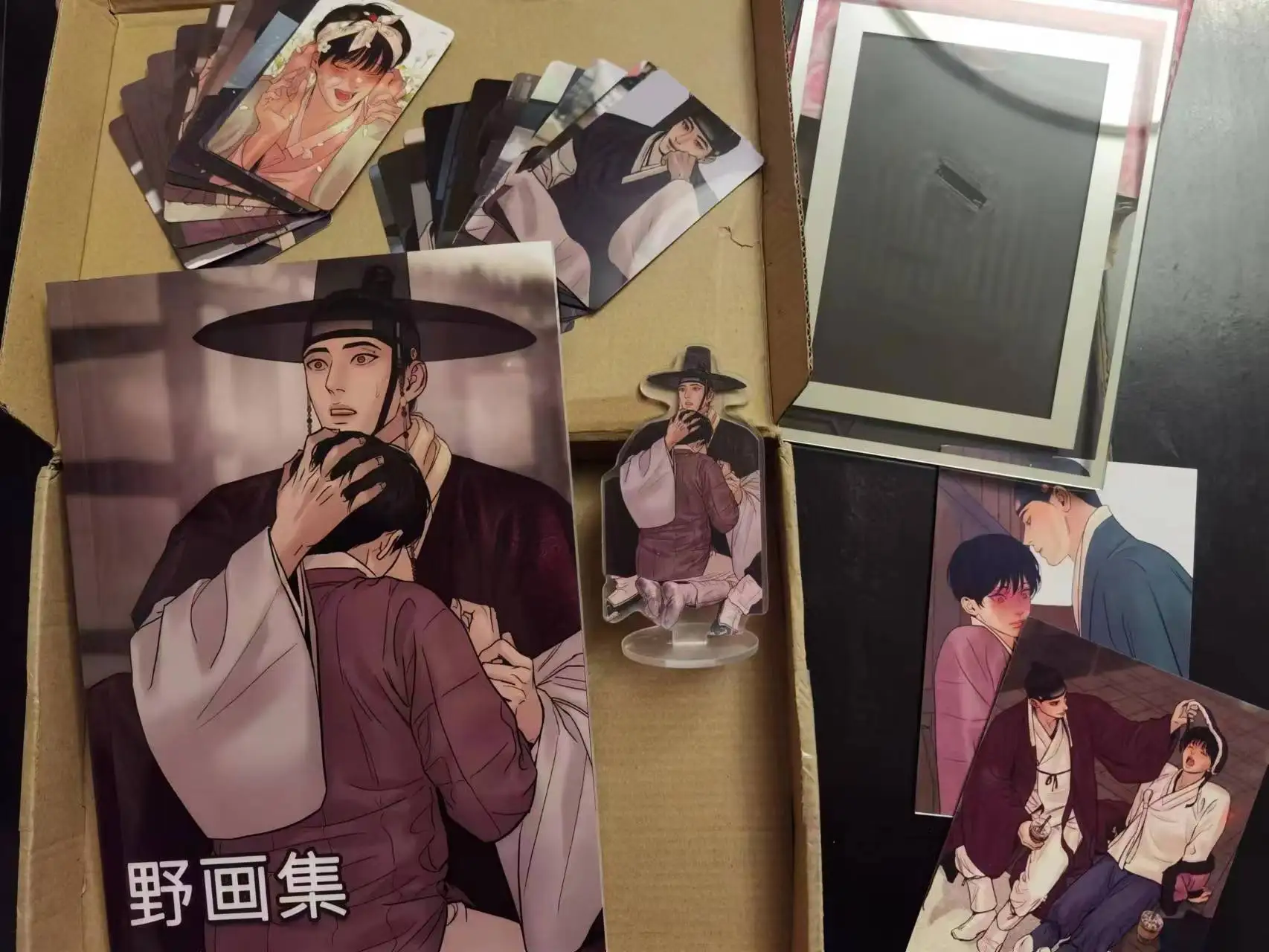 [Non Original] Painter of the night Korean bl comic gift set for friend(book/card/card sticker/acrylic stand/photo/photo frame)