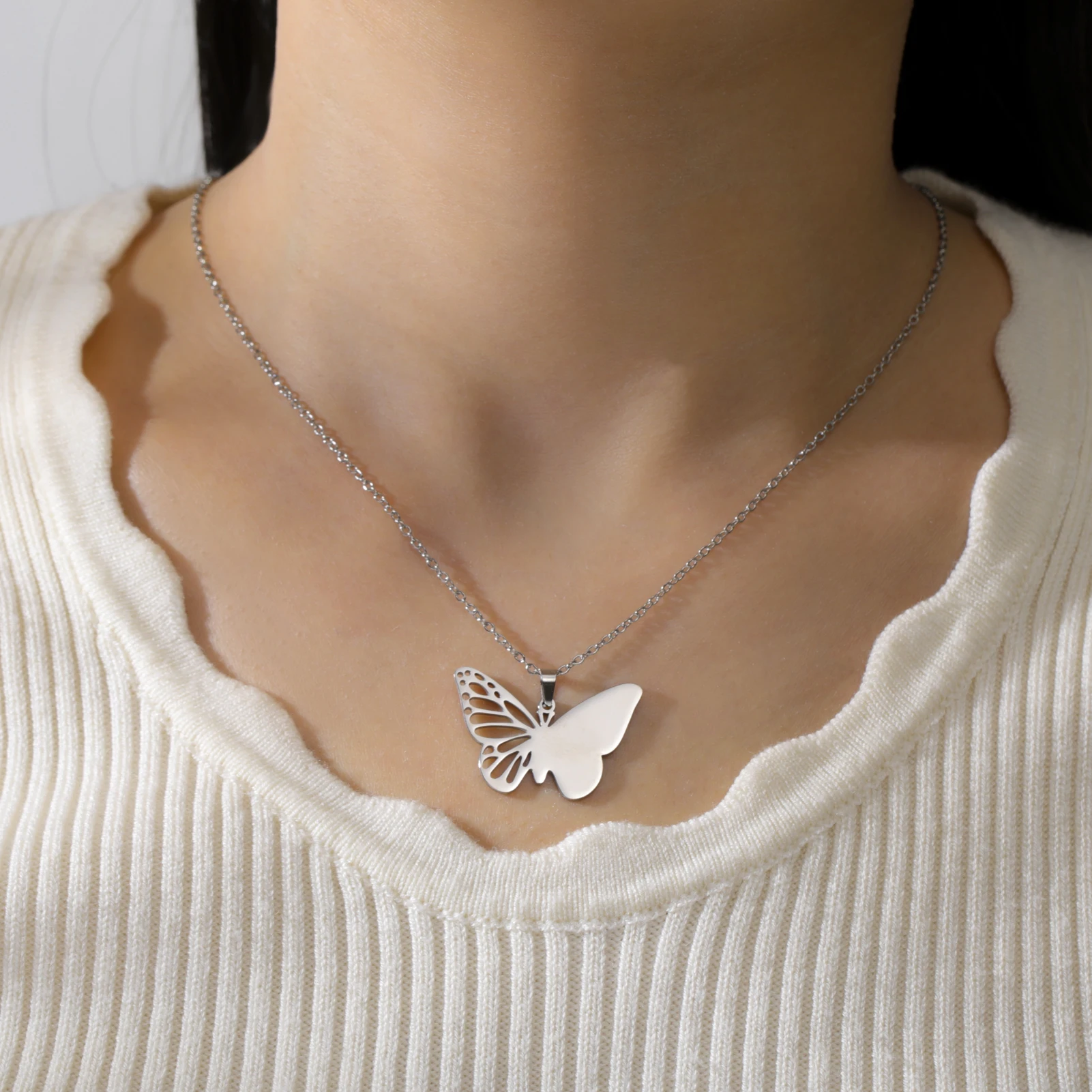 

Custom Butterfly Pendant Necklace With Customizable Text Engrave Your Heart Butterfly Wings Romantic Ideal Gift Family Friends