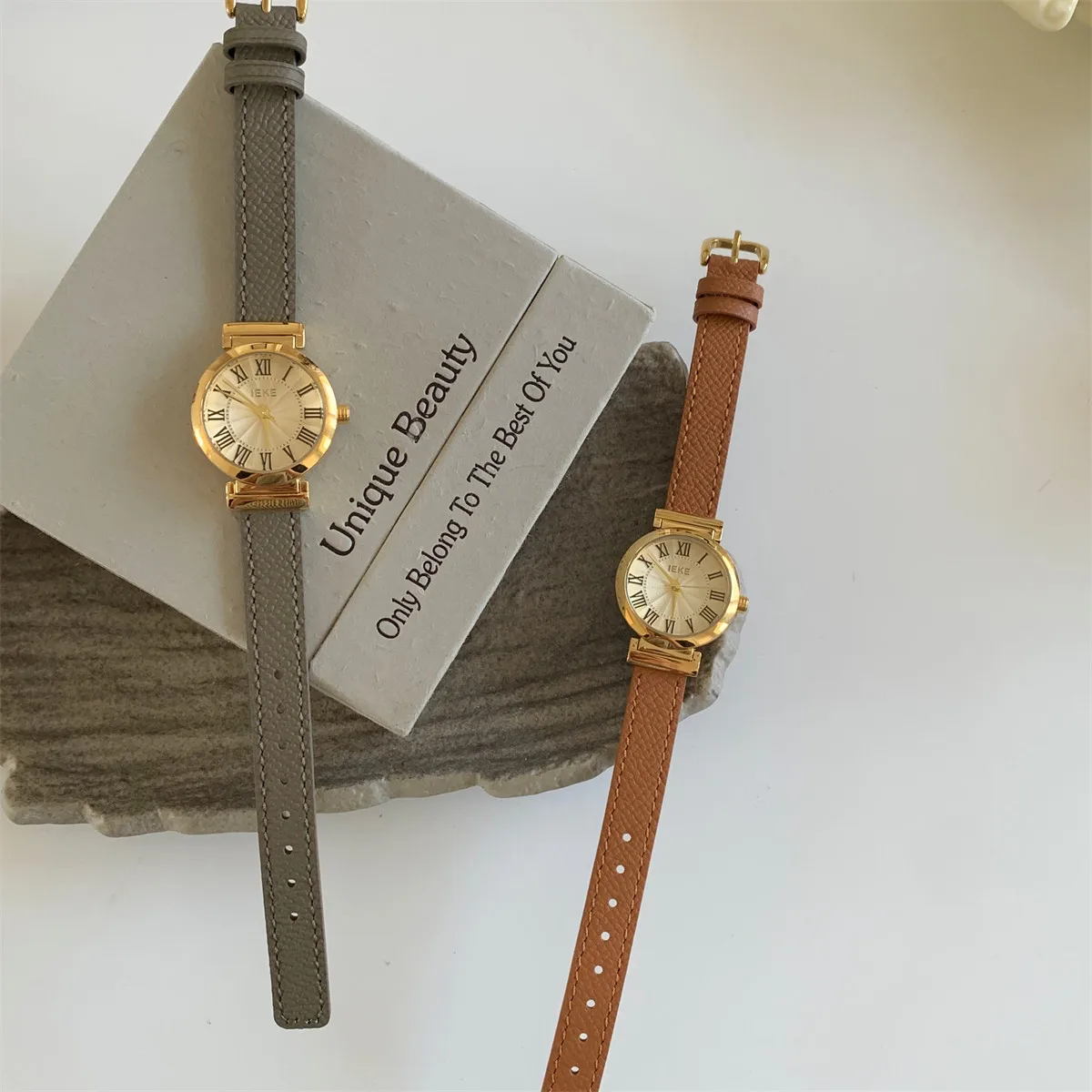 

New Round-Dial Women'S WatchExquisite Fashionable, Simple Yet Luxurious, Elegant And Sophisticated, Vintage-Inspired Wristwatch.