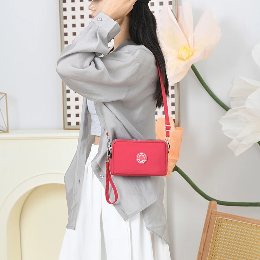 

Simple solid color men's shoulder bag fashionable large capacity mobile phone sling bag storage bag suitable for outdoor use