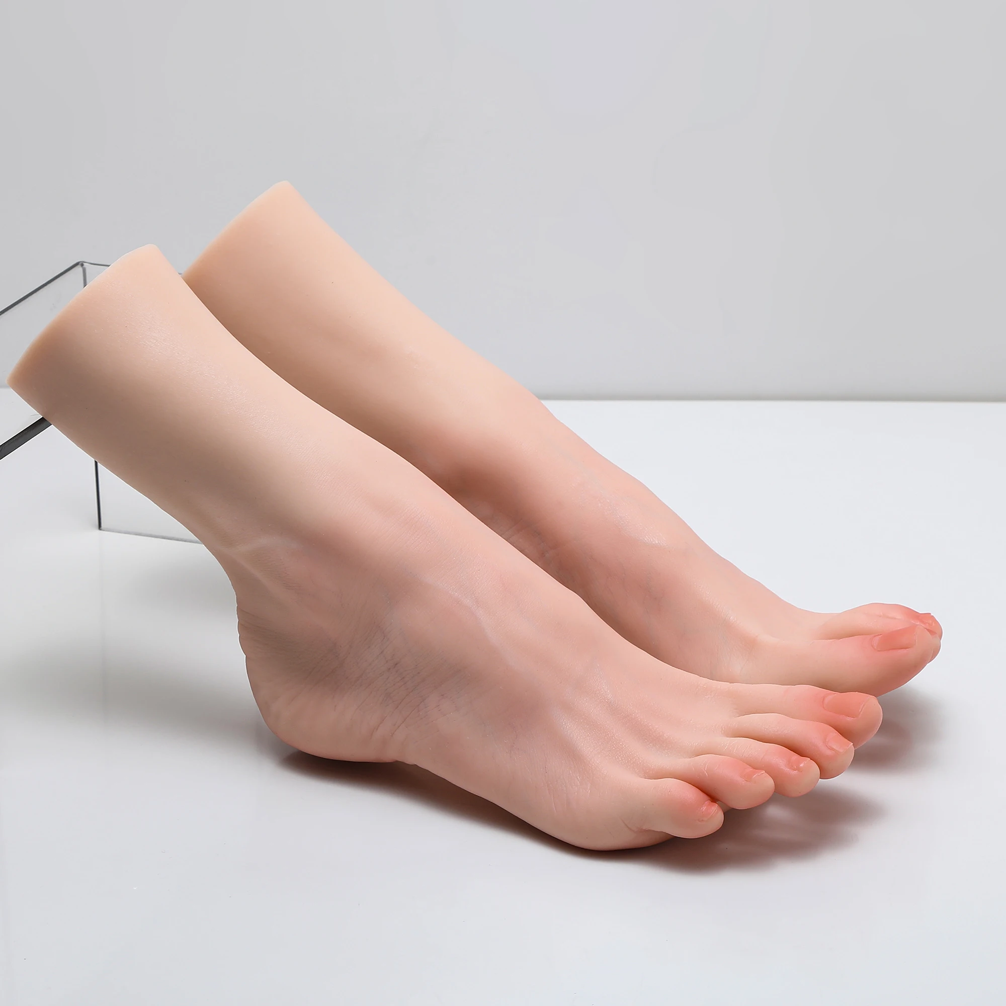 Tasting Edition Silicone Foot Model Lifelike Adult Female Feet for Shoes Display Film Shooting Props Tatoo Nail Practice ZHJ4001
