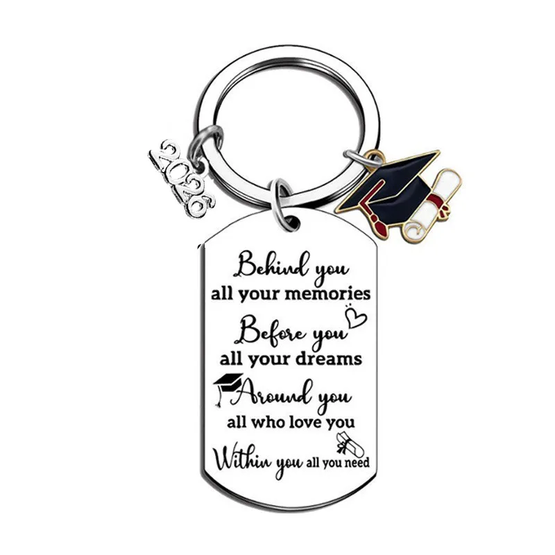 2026 Abschlussfeier Gedenkschlüsselanhänger aus Edelstahl, Schlüsselring für Rucksack, Exquisites Geschenk-Souvenir, Großhandel Verfügbar – Detail 4