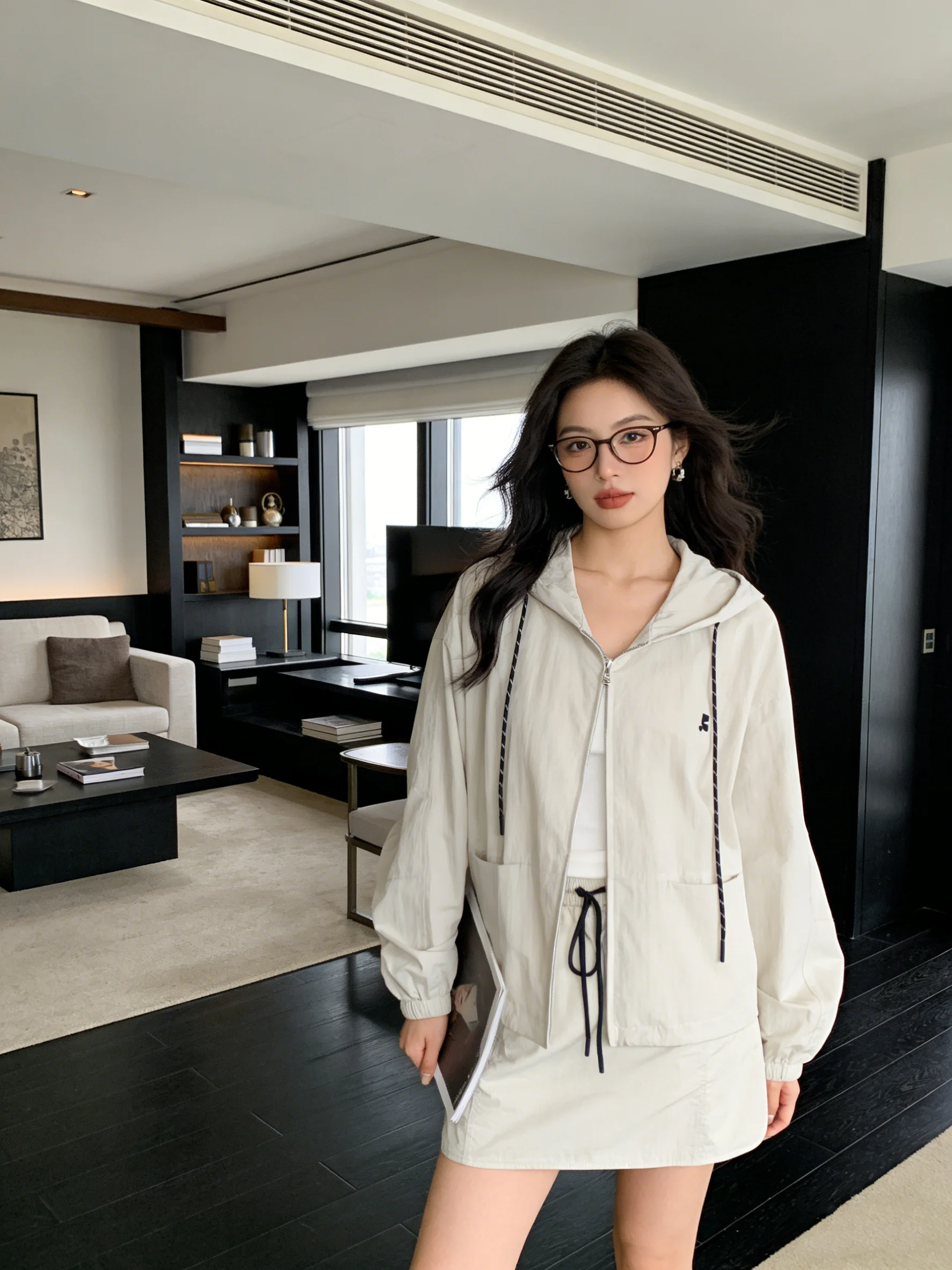 

Laid-ba Chic Korean Version Anti-Aging Stand Collar Hooded Embroidered Jaet Spring High Waist Skirt Two-piece Set