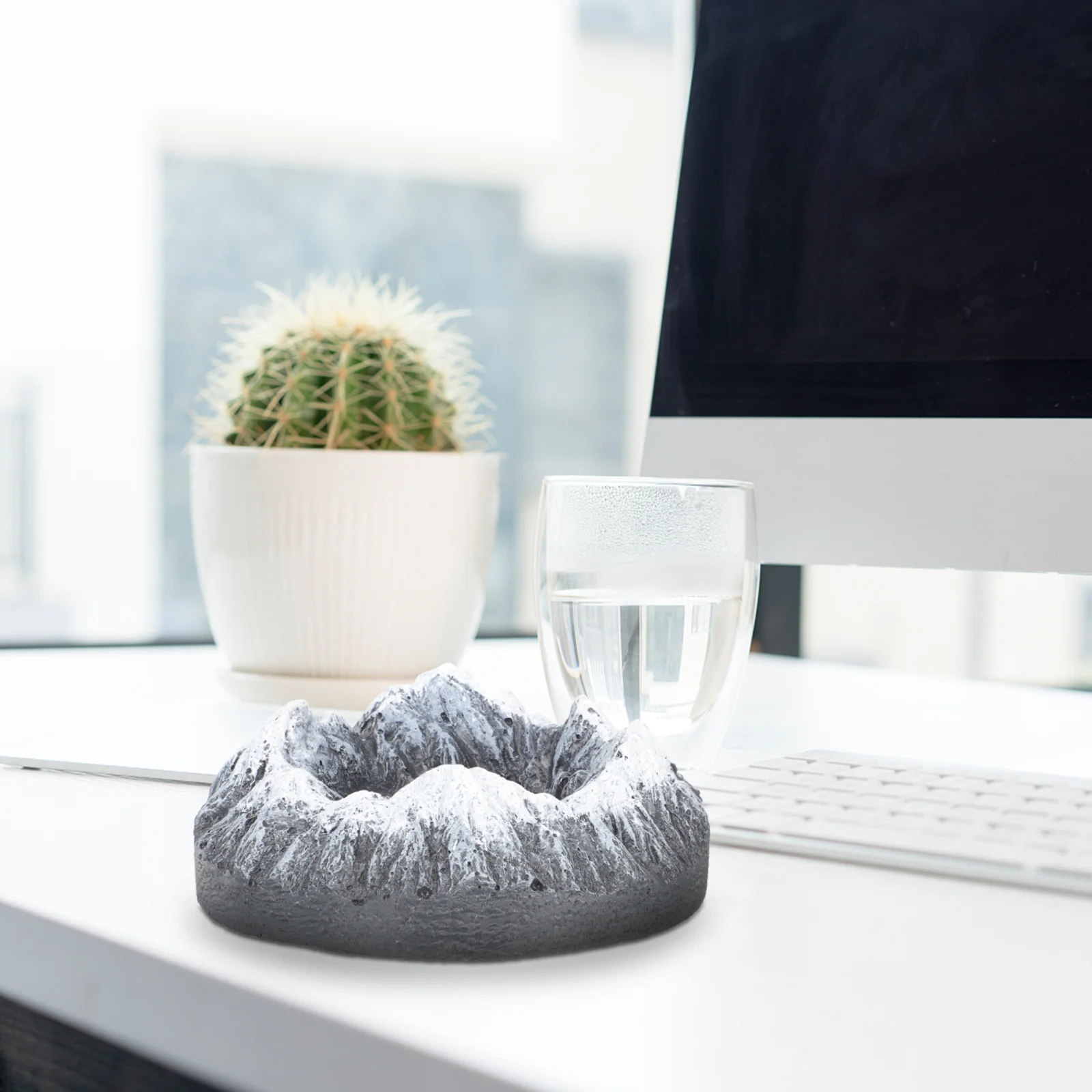

Mountain Decoration Ashtray Nordic Style Desktop Small Ash Tray For Home Office Bar Retro Cigarette Butt Container
