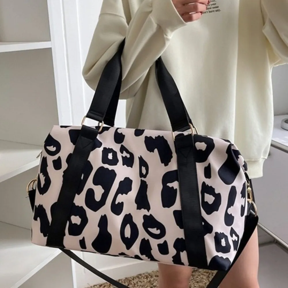 Fashionable Leopard Print Gym Bag Large Capacity Portable Duffle Bag Multi Functional Shoulder Bag Overnight Trip