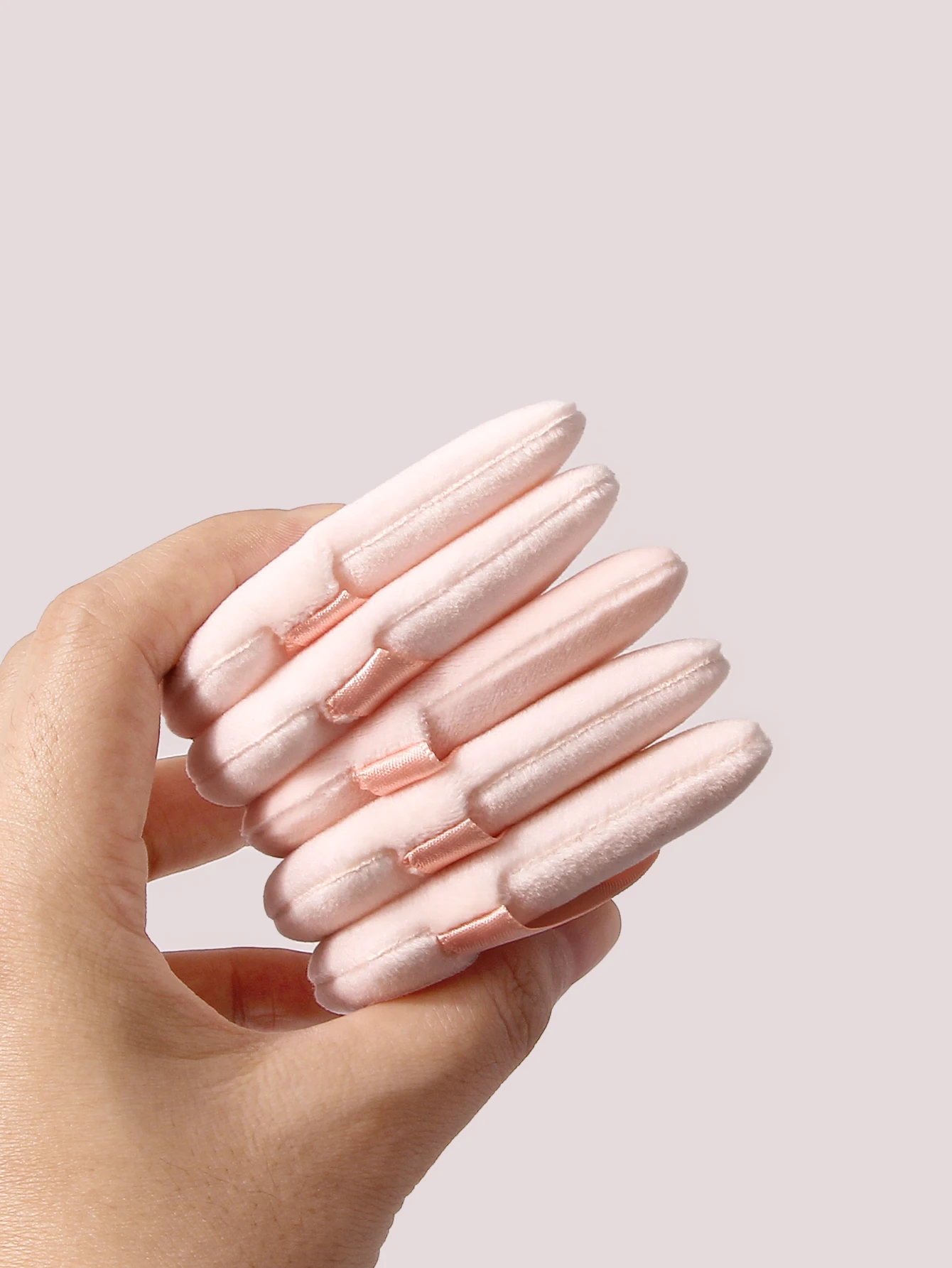 Superweicher 5 Stück aprikosenfarbener dreieckiger Puderquaste, loser Puderquaste, Honigpuderquaste, trockenes und nasses Dual-Purpose-Schönheitswerkzeug