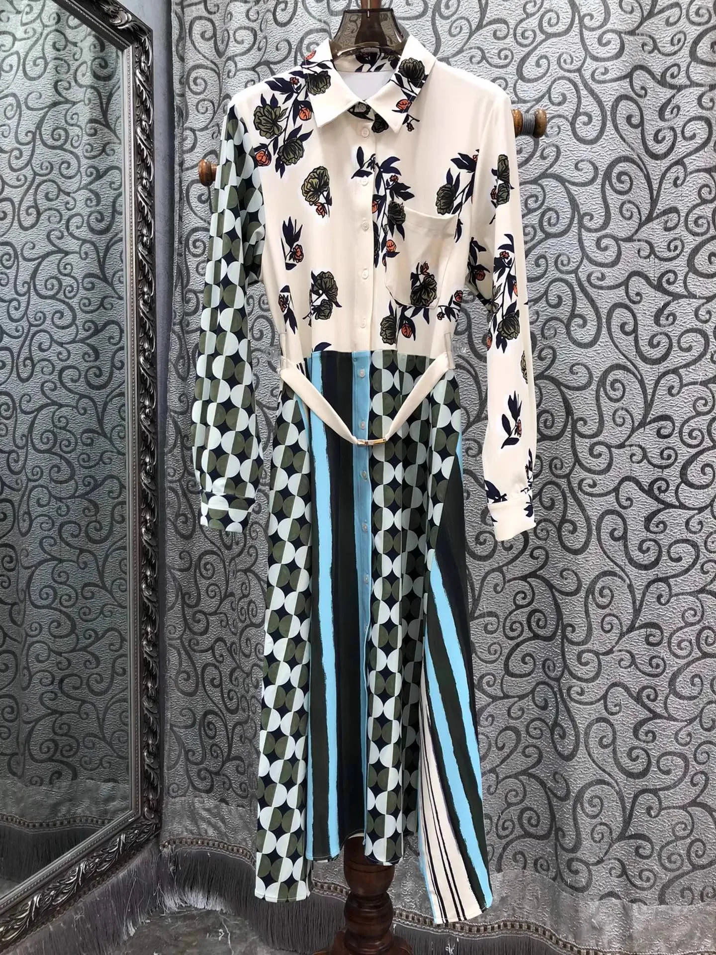 

Новое весеннее платье высшего качества 2026, модный дизайн, женское платье с отложным воротником, элегантное платье с цветочным принтом и нагрудным карманом, длинным рукавом, поясом