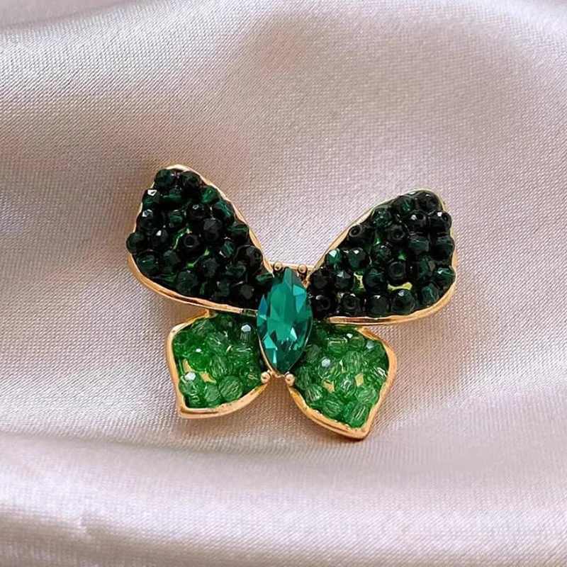 Broches retro requintado cristal verde borboleta para as mulheres, acessórios de vestuário das meninas, Pins elegantes, High End Corsage, temperamento