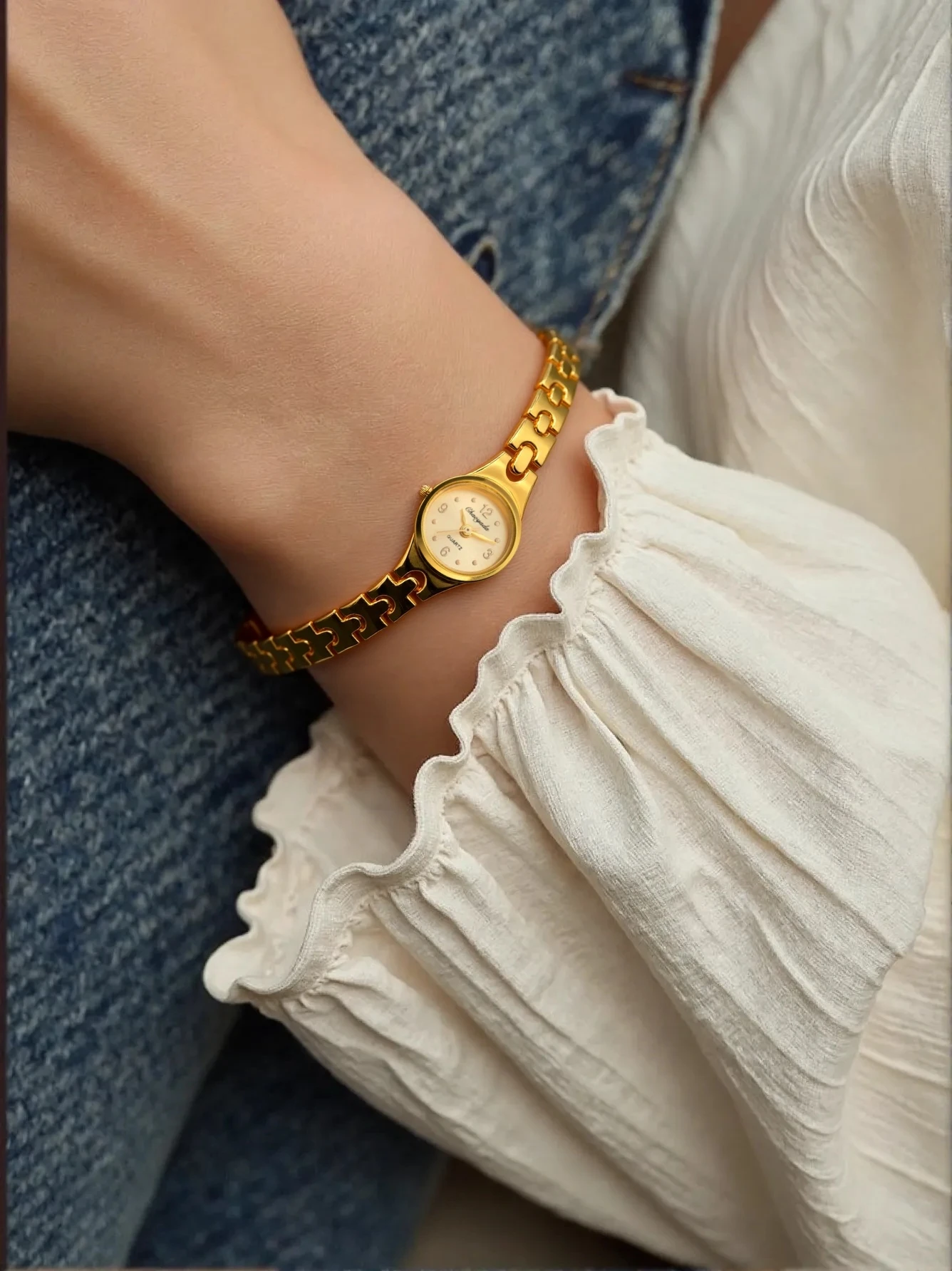 Golden Bracelet Watch For Women Luxury Small Dial Ladies Wristwatch Alloy Elegant Quartz Watch Female Clock Fashion Gift reloj