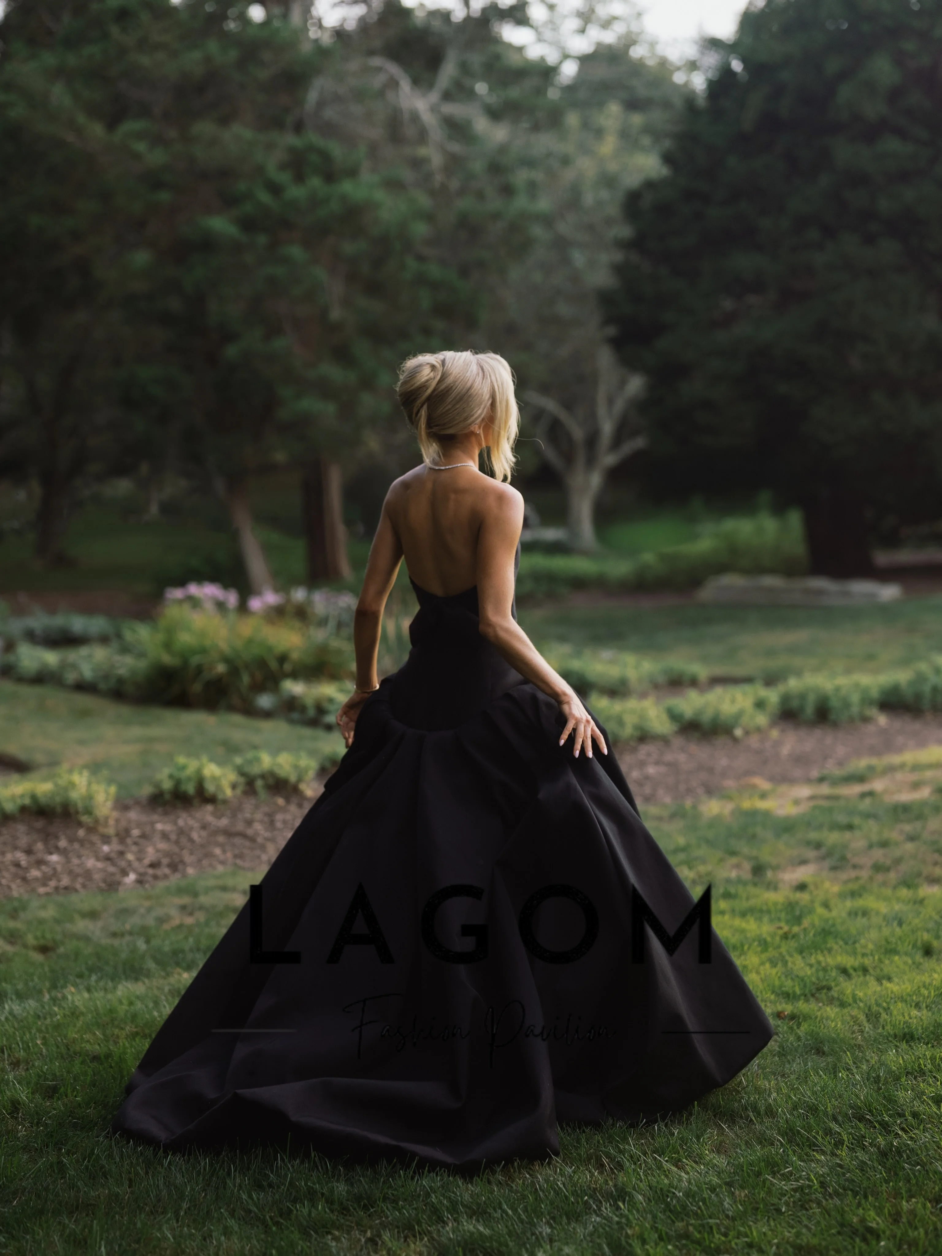 Lagom Unique Black Vintage Strapless A-line Satin Gothic Theme Wedding Bridal Dresses Floor-Length Vestido de novia Customized
