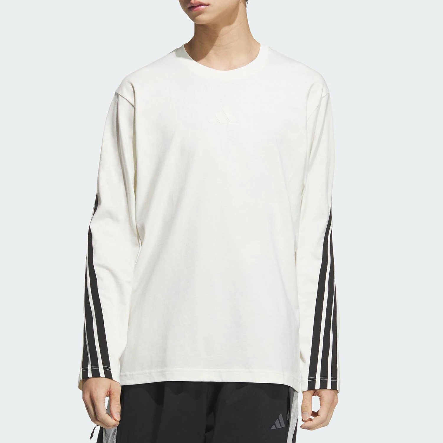 

Adidas Официальная мужская повседневная свободная трикотажная футболка весны 2025 года с круглым вырезом KC3889