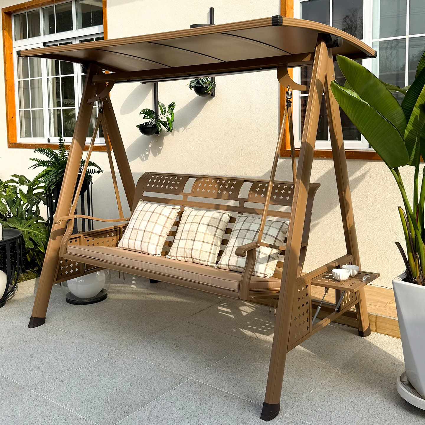Outdoor swing leisure multi-person load-bearing villa courtyard to cool and relax comfortable lazy rocking chair