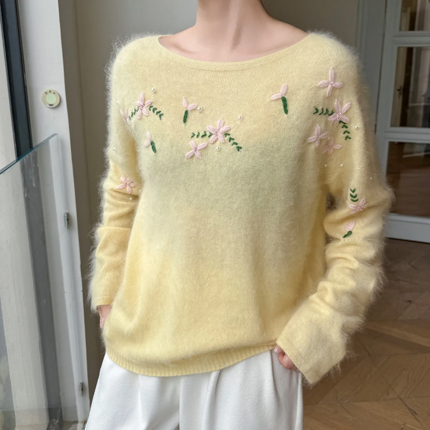 New gentle wind cashmere brushed three-dimensional crocheted sweater women's round neck lazy wind beaded top