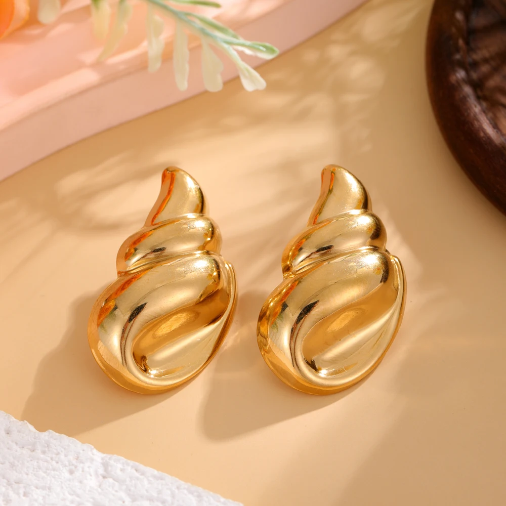 Nuevos pendientes de concha, pendientes de acero inoxidable para mujer, estilo océano de playa, accesorios de lujo de moda de Metal