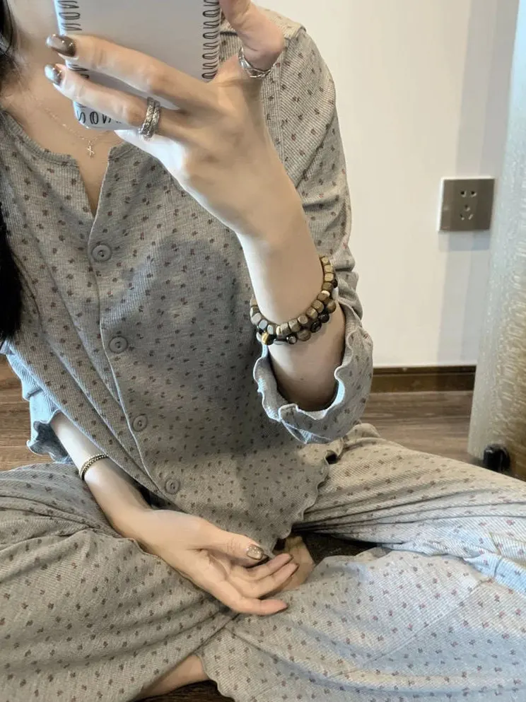 セクシーで純粋な欲望スタイルのスレッドスリープウェア、長袖ホームウェアセット(女の子用)、Vネック、涼しく通気性のあるポリエステル素材、ストレートチューブタイプ 1