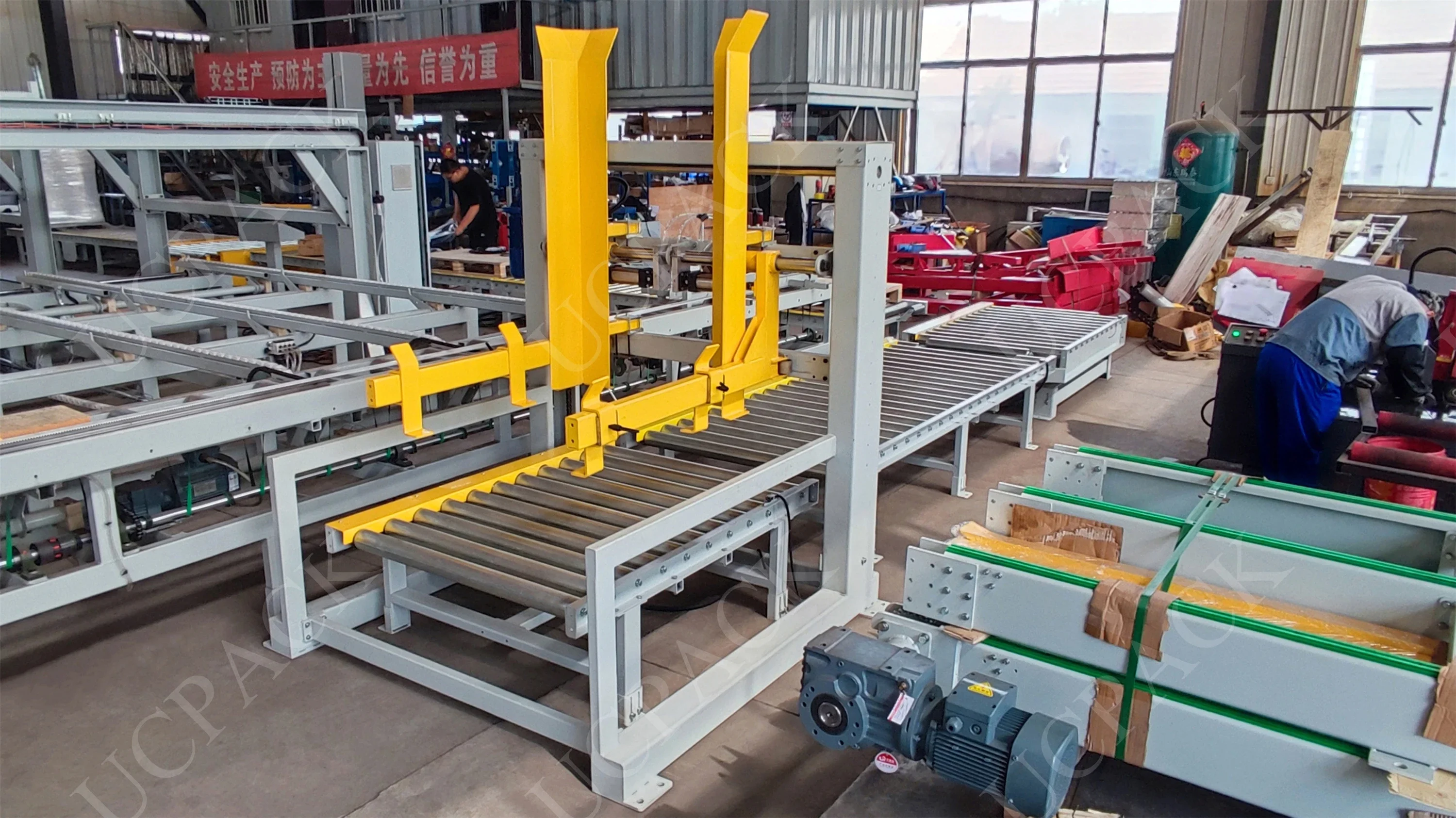 619Automatic Pallet Dispenser with Turntable Conveyor and Pallet Wrapper