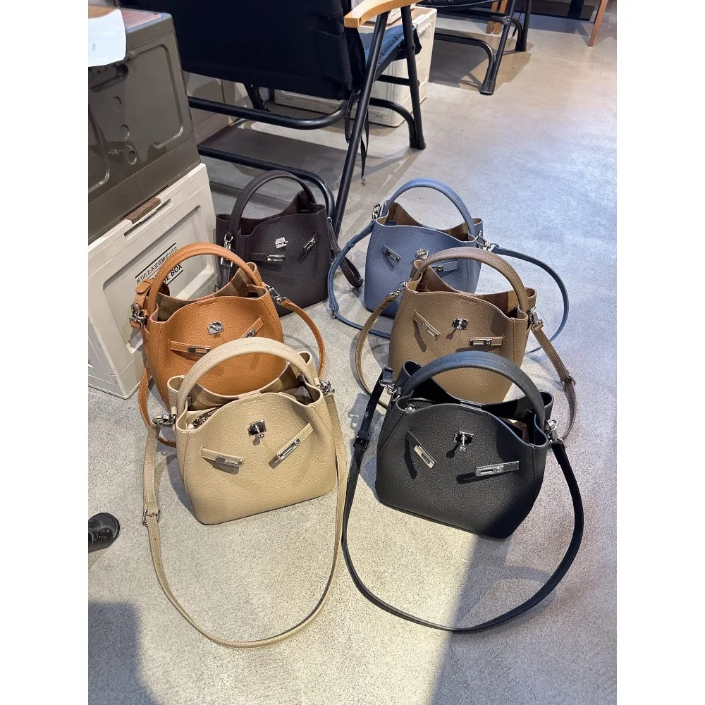 

2025 Autumn Winter Togo Top-layer Cowhide Large-capacity Foreign Style Bucket Bag Women Commuter Versatile Fashion Shoulder Bag