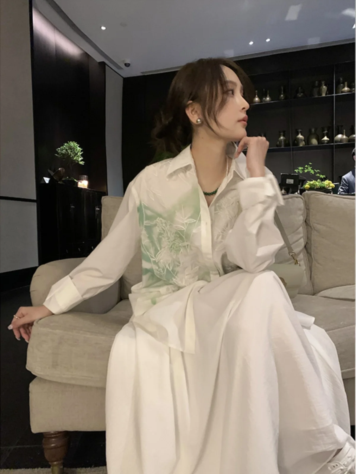 

Новинка 2024, осенний китайский женский костюм с тяжелой вышивкой, бамбуковый узел, тонкий ритм, белый корейский костюм, свободный крой