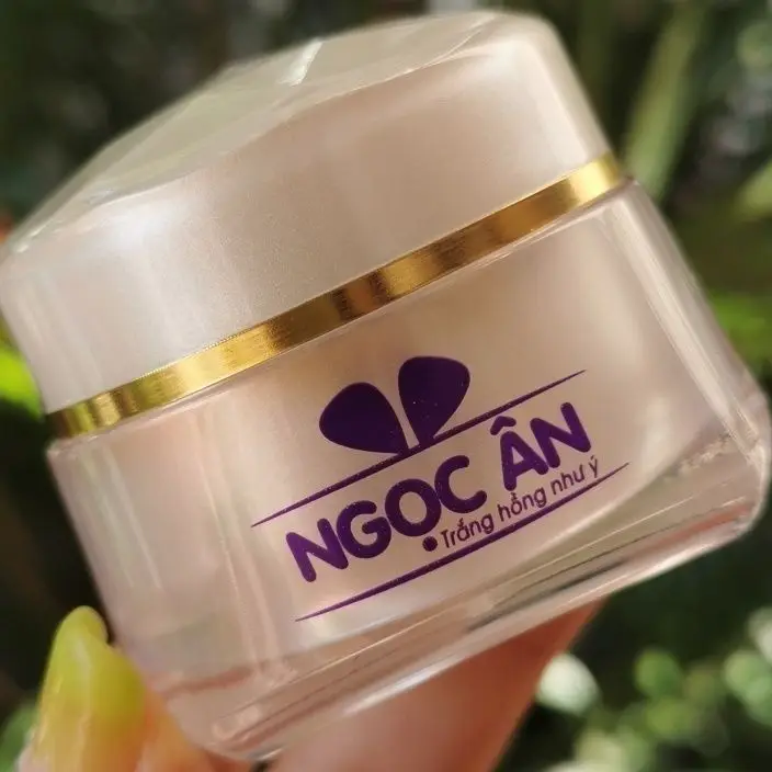 12g Vietnamese Tone-Up Cream, Brightening & Illuminating with Refreshing Sakura Scent Kem Trang Da Chong Nang Ngoc An