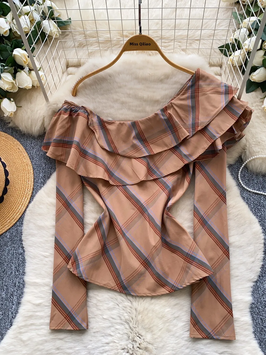 

French Sle Plaid Long Sve Women's irt oulder Bared Hemline Design Breathable Casual Faion Top for Commuting