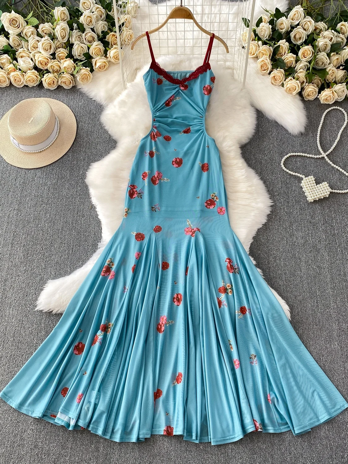 エレガントなレーストリムホルターネックドレス レディース スリムフィット 花柄 フィッシュテール ロングスカート 韓国風 ハイウエスト 夏 通勤ワンピース