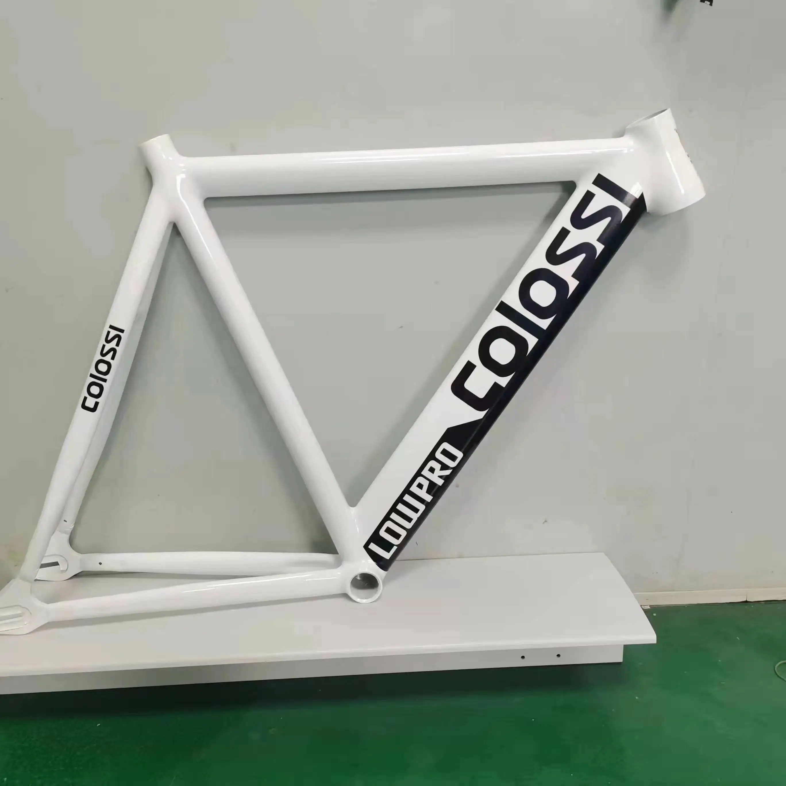 Colossi-アルミニウムフレームとカーボンファイバーの自転車フレーム