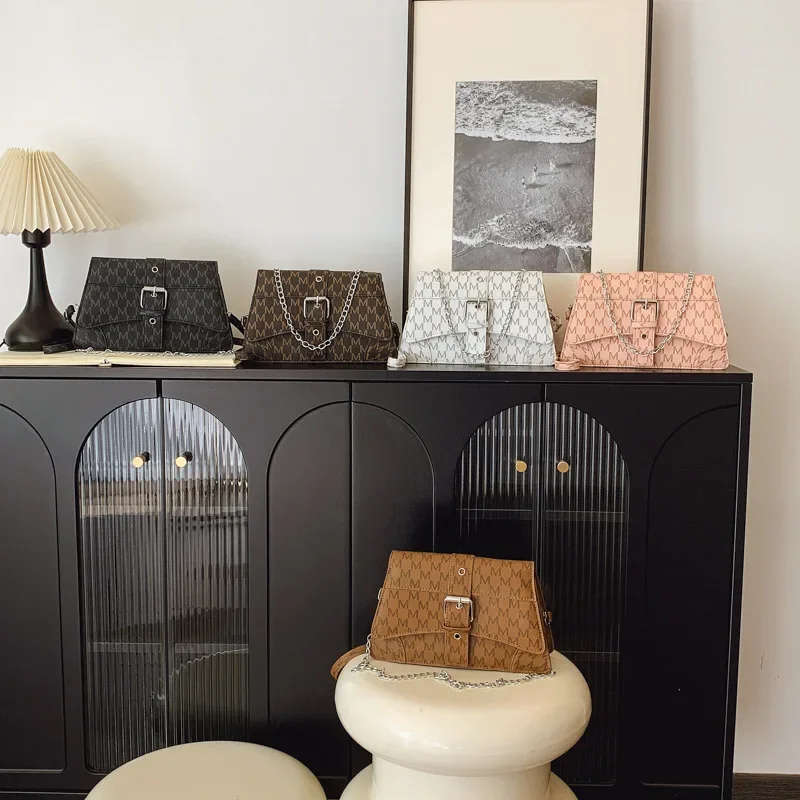 الرجعية رسالة Crossbody حقيبة مربعة صغيرة عصرية بسيطة مزاجه حقيبة صغيرة المرأة سلسلة حقيبة كتف حقائب للنساء