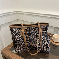 Leopard Tote  Bag with Pouch, Stylish Synthetic Leather Handbag Shoulder Bag, Large Capacity Shopping Bag for Women Daily Use