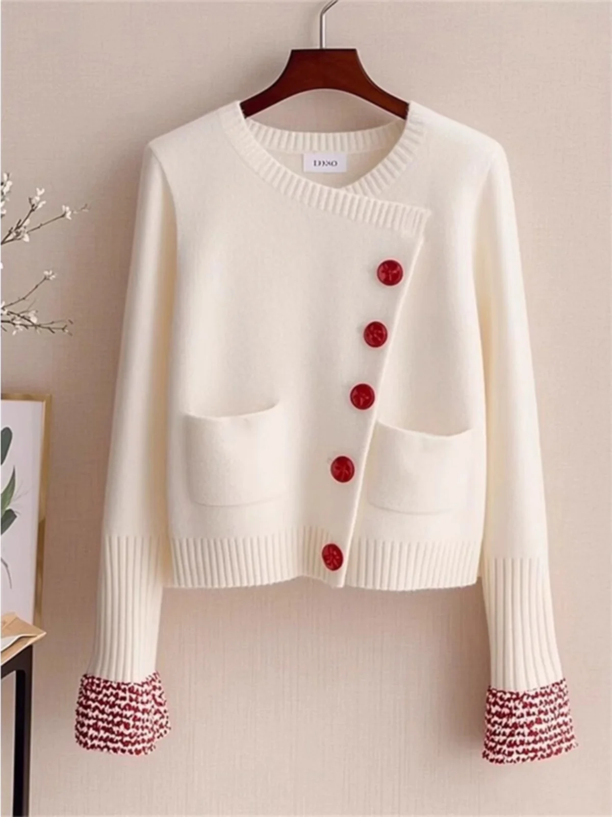 

Белый вязаный свитер с контрастными вставками для женщин, весна-осень, уникальный модный дизайн, элегантный топ в корейском стиле, с длинными рукавами и круглым вырезом