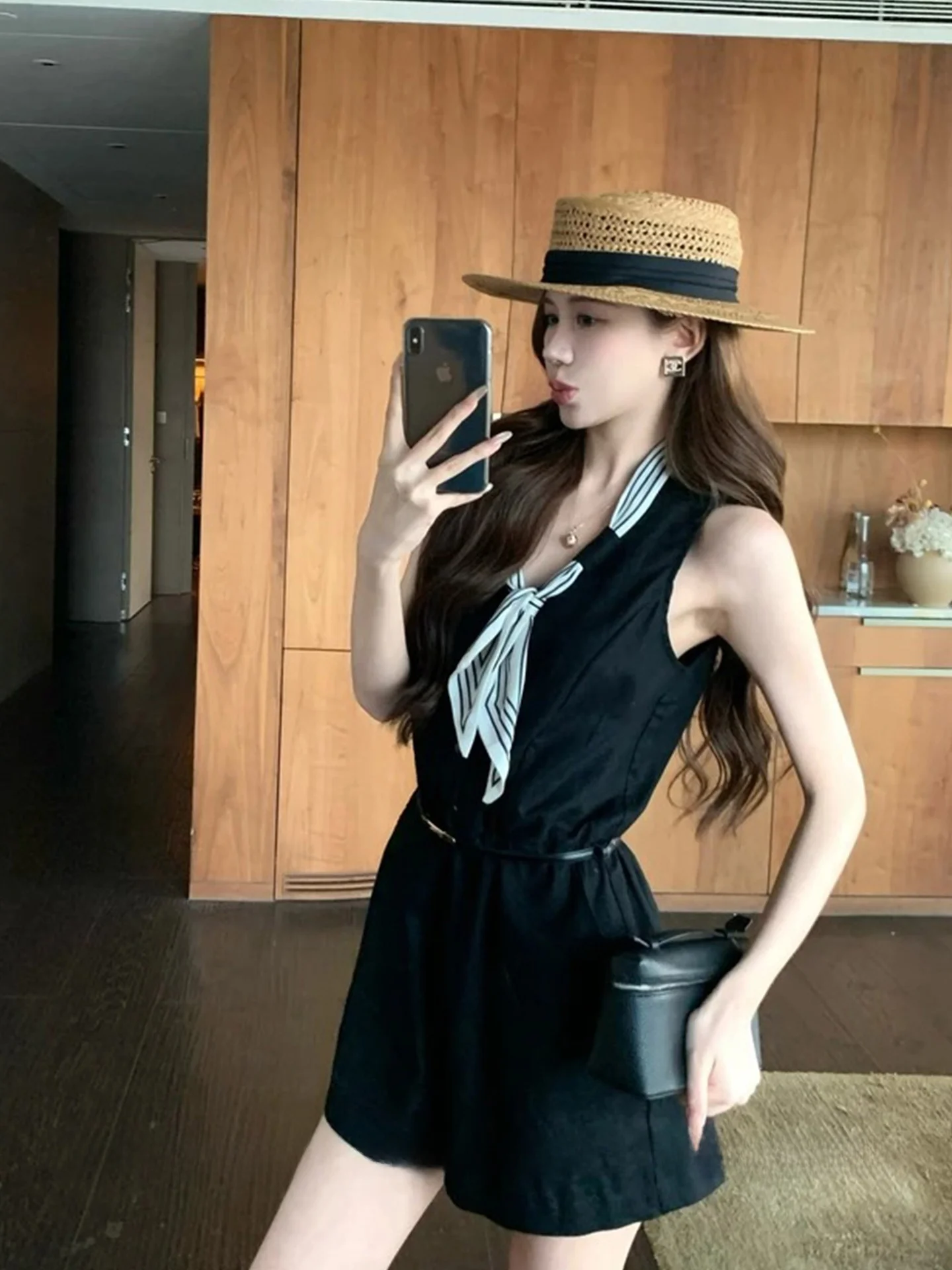 

Black Silk Scarf V-Neck Sleeveless One-Piece Pants Women Summer Elegance High Waist Wide Leg Short Pants High Waist Straight Cut