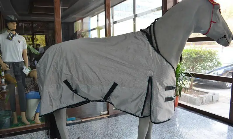 Alfombra estable de caballo de verano, Sábana equina combinada con tela de malla impermeable, carcasa de algodón, poliéster, relleno de forro de nailon, nuevo estilo