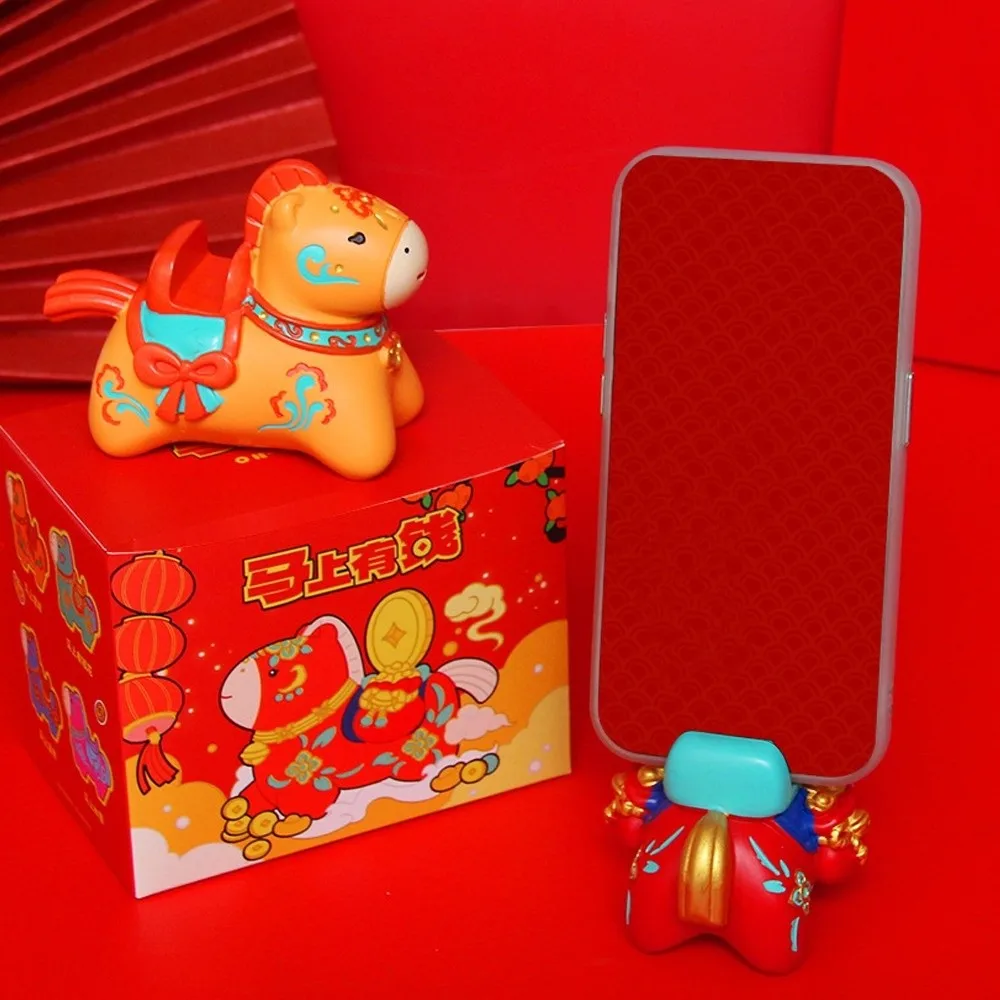 التميمة زودياك الحصان حامل هاتف زخرفة مهرجان ديكور الحيوان تمثال 2026 الحصان الحلي حامل الكرتون نابض بالحياة