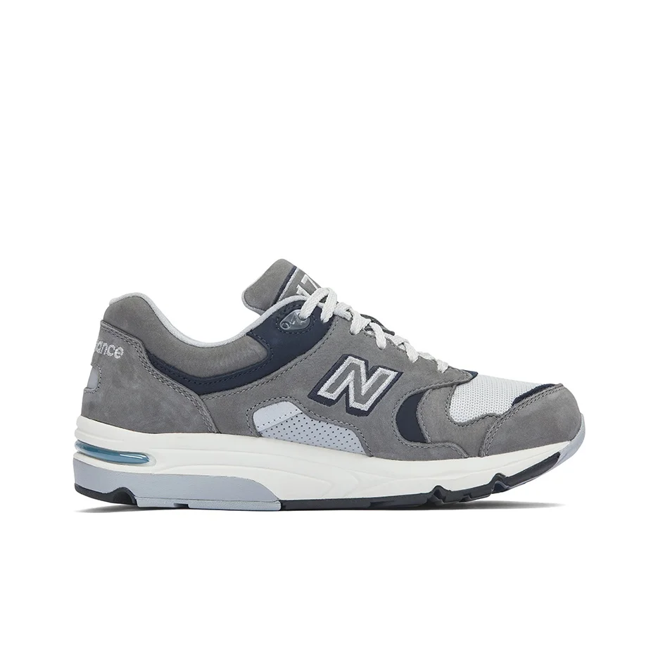 New Balance NB 1700 - حذاء كاجوال مريح ومتين ومنخفض القطع للرجال والنساء - رمادي