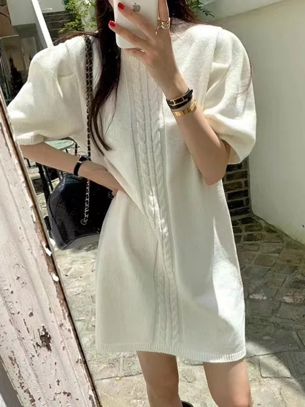 Retro Bubble Sleeve Knitted Short Dress Women Loose Sweater Dress round Neck Pullover Autumn New Style Comfortable Casual Dress