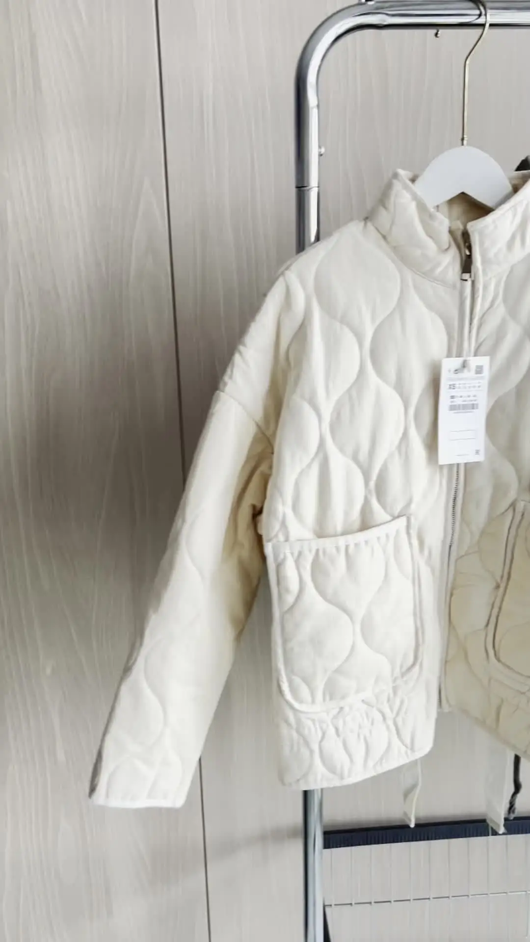 Damen Polyester Gefütterte Jacke 2026 Neuerscheinung Vintage Lenzing Rayon Hochkragen Große Tasche Dekorativer Gesteppter Mantel für Frauen