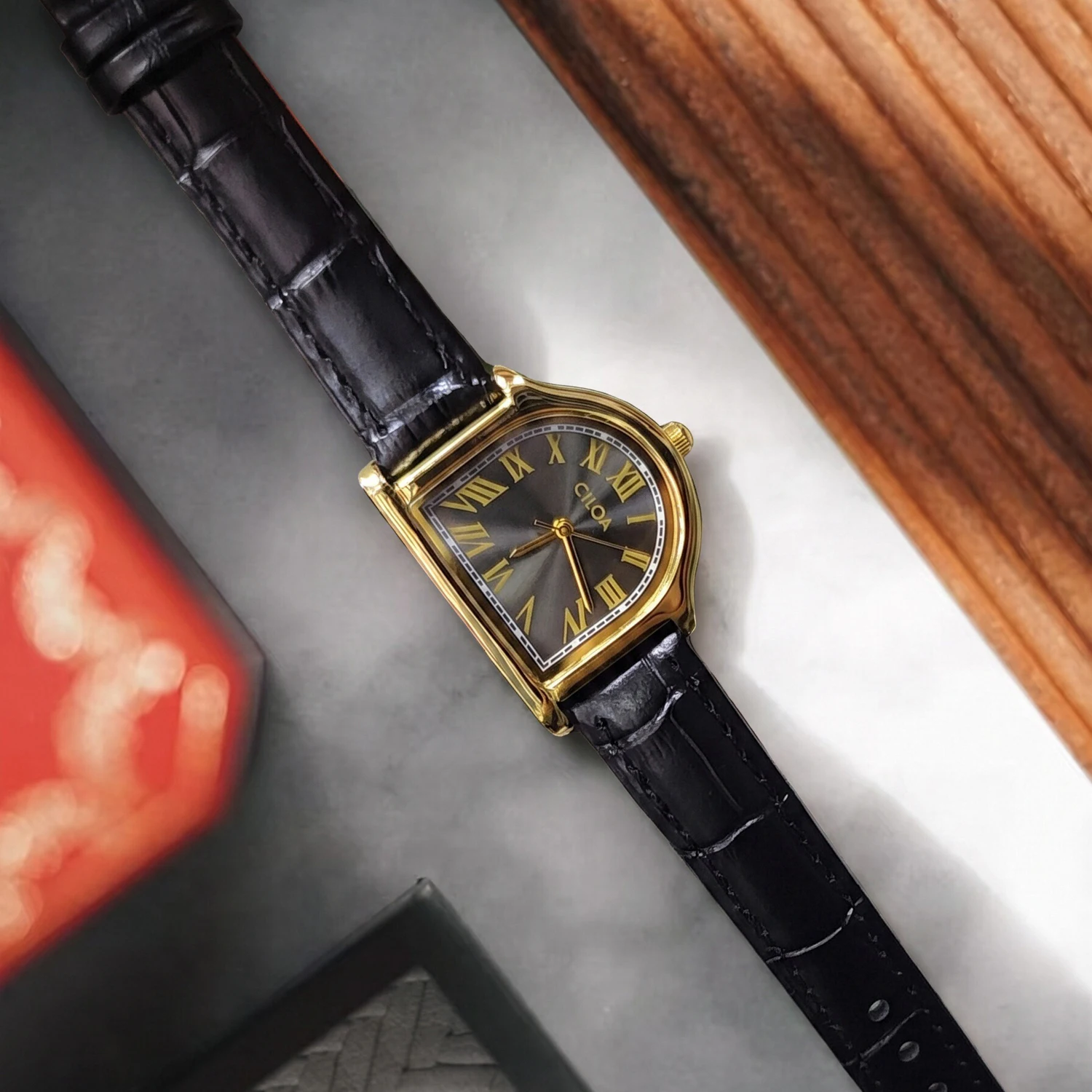 CILOA-Vintage Gold Case Black Dial Watch Roman Numerals Leather Strap Classic Business Quartz Wrist Watch-565