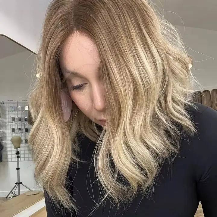 

Легкое обслуживание 18-дюймовый парик с объемной волной Ombre Светло-русый парик 13*4 HD Невидимый синтетический парик спереди для начинающих