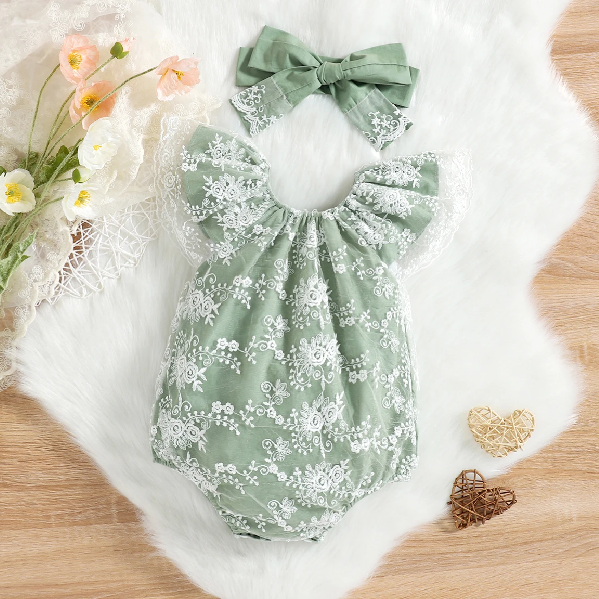 New summer fresh and fashionable baby girl lace flying sleeve mesh one-piece crawling suit (with bow tie)