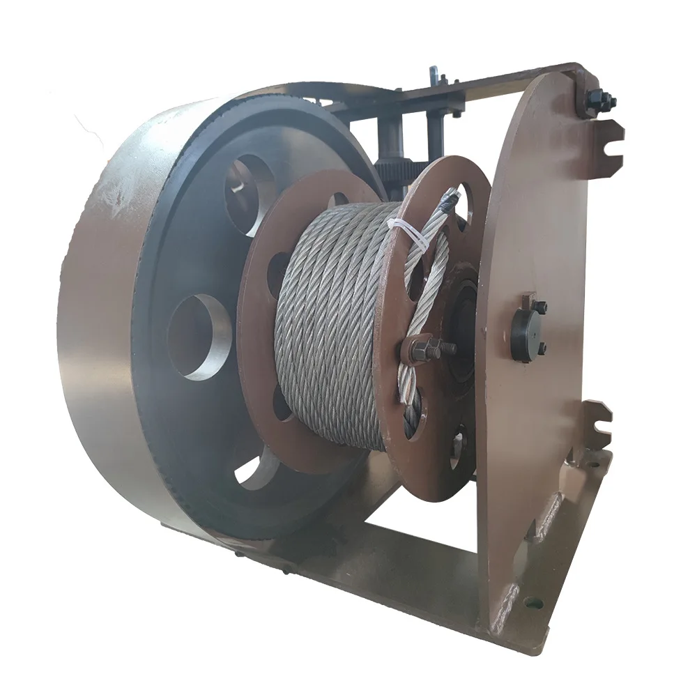 

Lifting traction positioning, large manual self locking, two speed winch