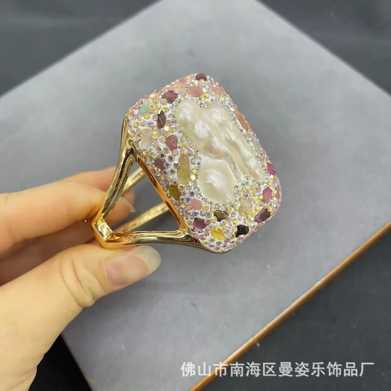 Special-shaped baroque pearl inlaid with natural tourmaline rough stone color retention bracelet French vantage retro jewelry