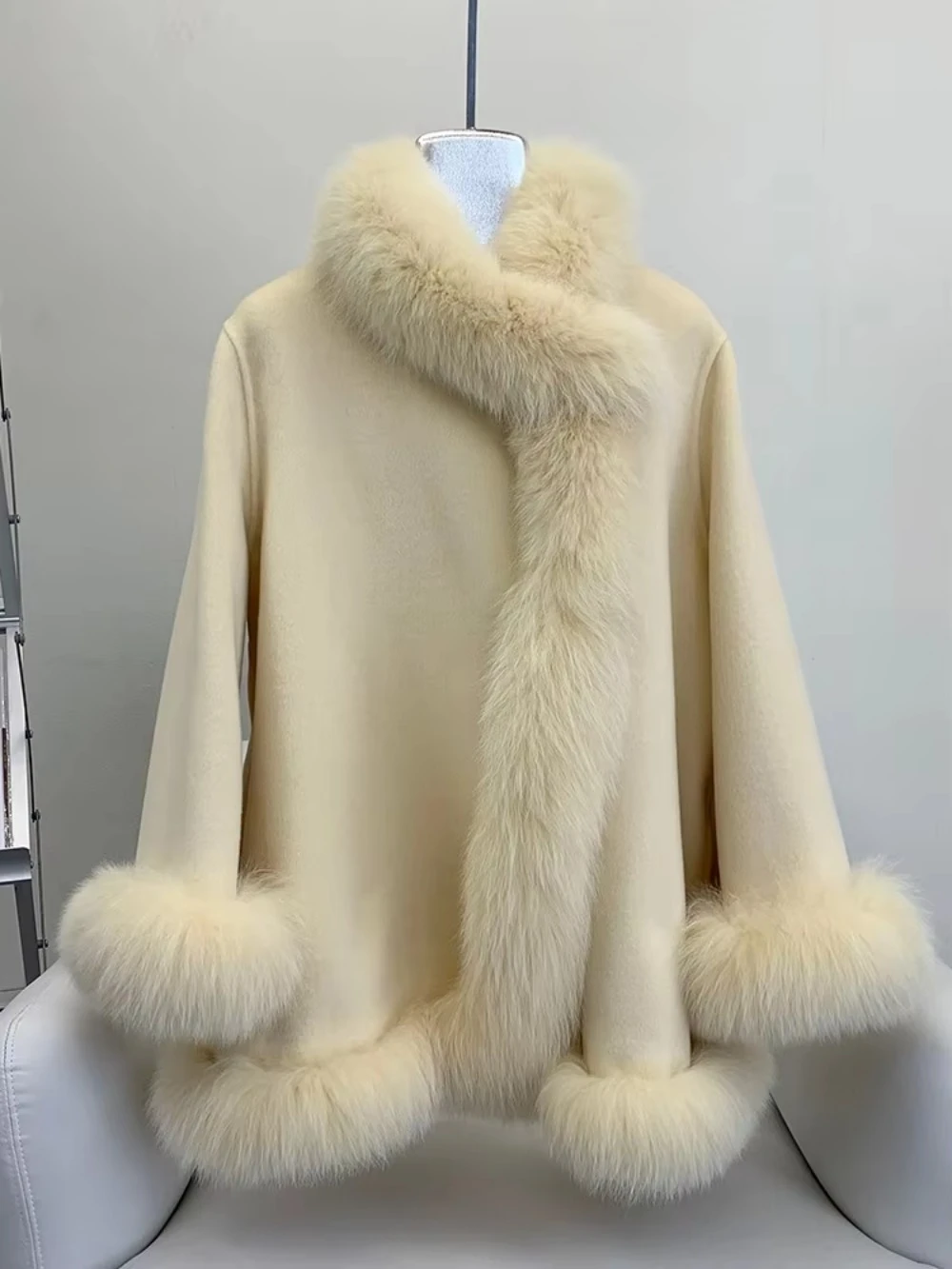 Real Fox Fur Collar Cloak Coat White Wool Coat Women Natural Fox Fur Jacket 2024 Warm Oversize Elegant Real Fur Coat