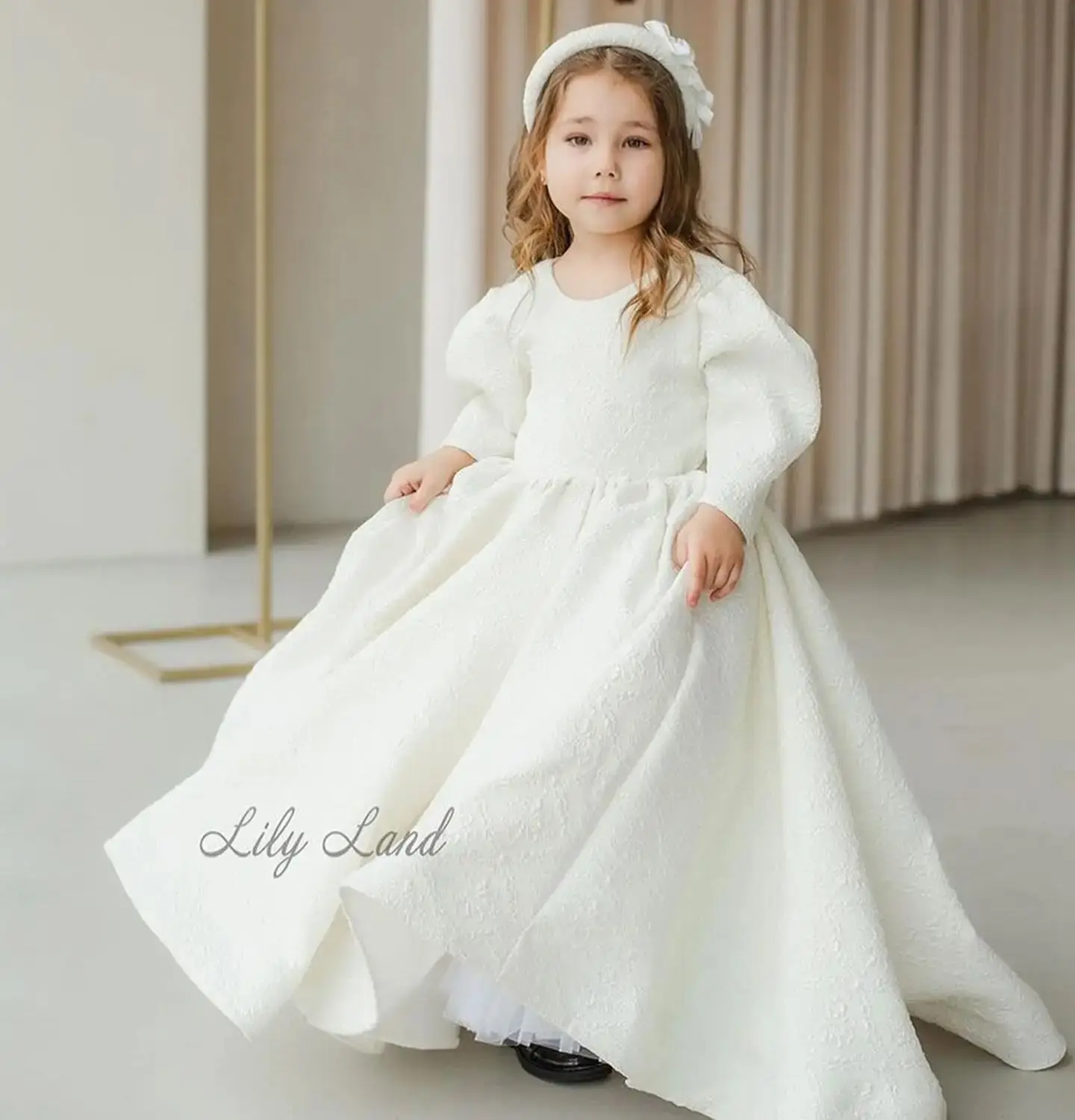 

Ball Gown White Flower Girl Dresses Long Sleeves Kids Birthday Party Gowns Bows Floor Length Little Girls Photography Dresses