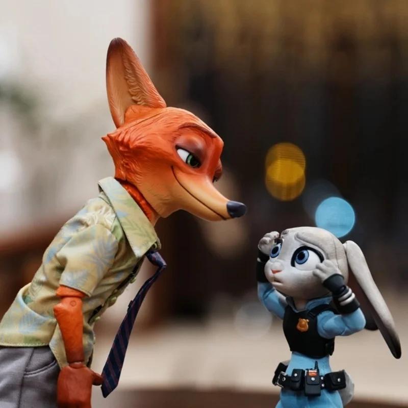 Disney Zootopia Nick Judy Action Figure Originele Collectible Set Doek Gekleed Beweegbaar Gezamenlijk PVC Model Speelgoed Cadeau Desktop Decor