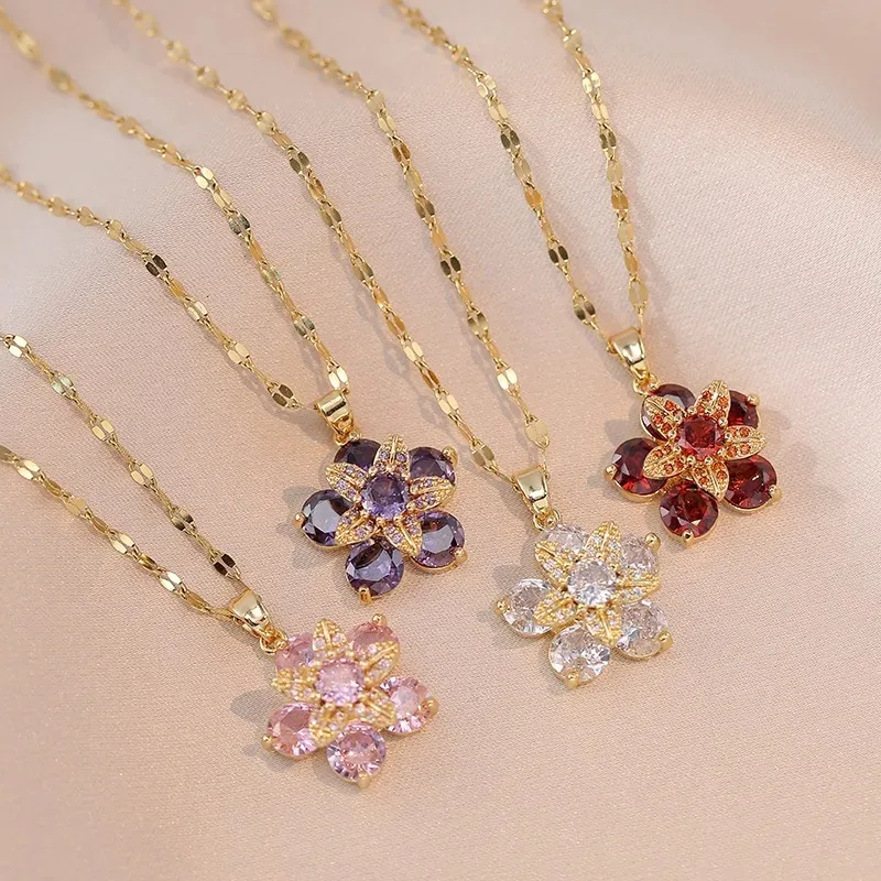 Light Luxury Rotating Flower Pendant Necklace for Women Delicate Colored Zircon Fashion Trend Chain Necklaces Party Jewelry