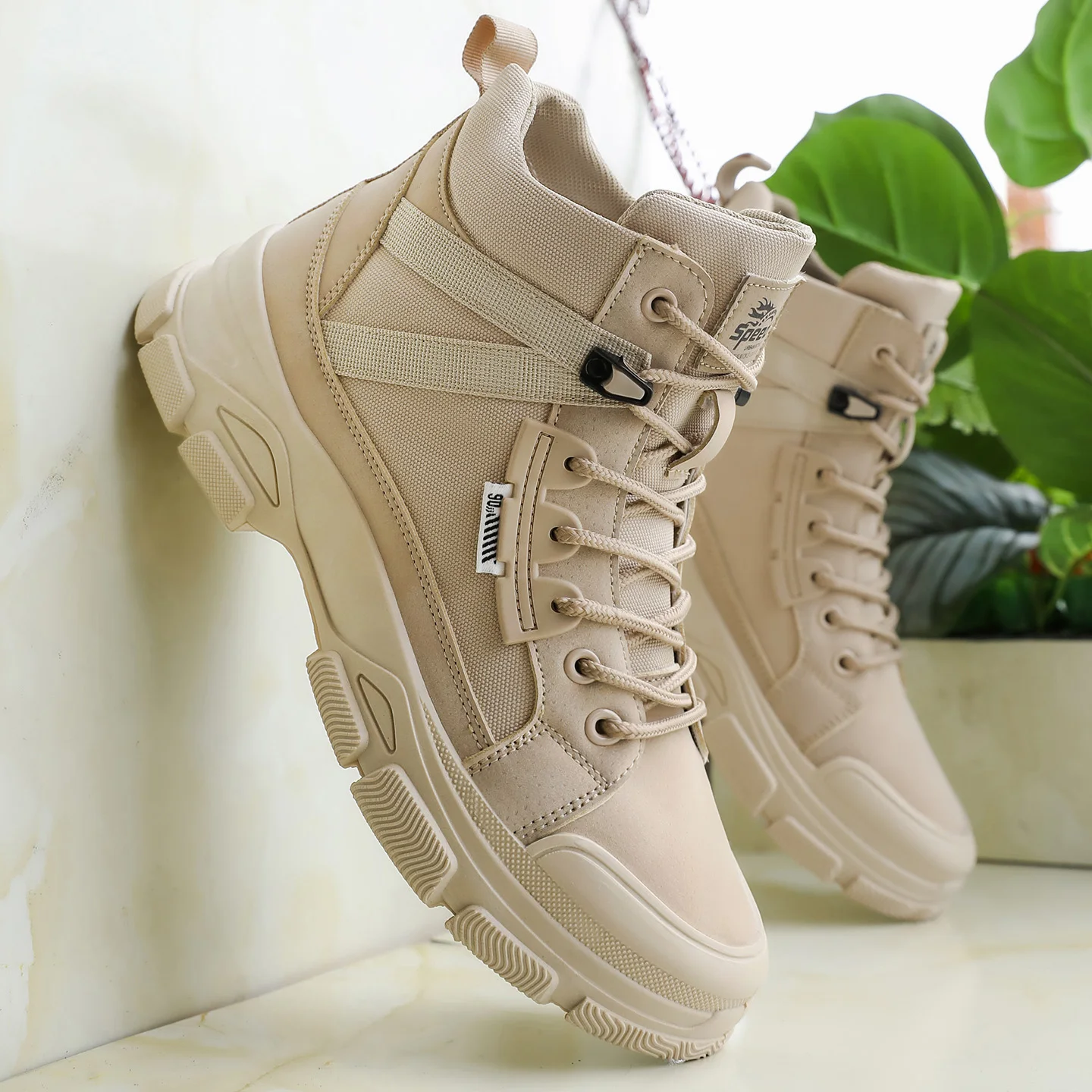 

High-top men's versatile and comfortable hiking boots, outdoor fashion trendy thick-soled casual sports shoes